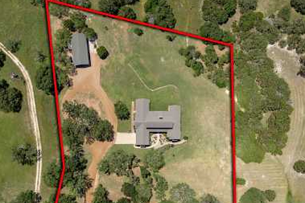 101 Shady Oaks Trail